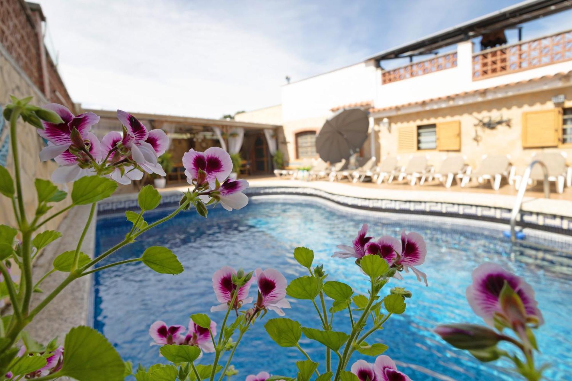 Cal Ramon Con Piscina Villa Rubí Exterior photo